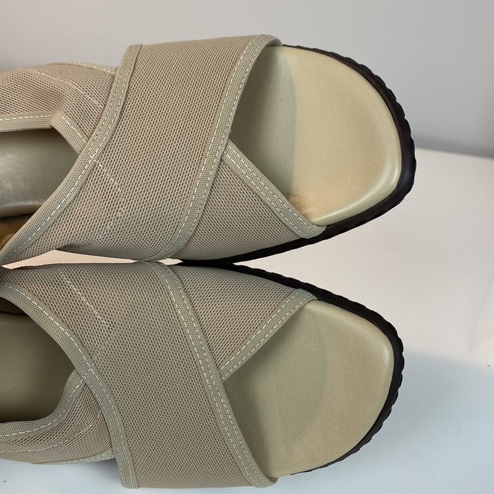 Munro Ava Taupe Stretch Slingback Heeled Sandals Size 7.5N - Picture 12 of 15